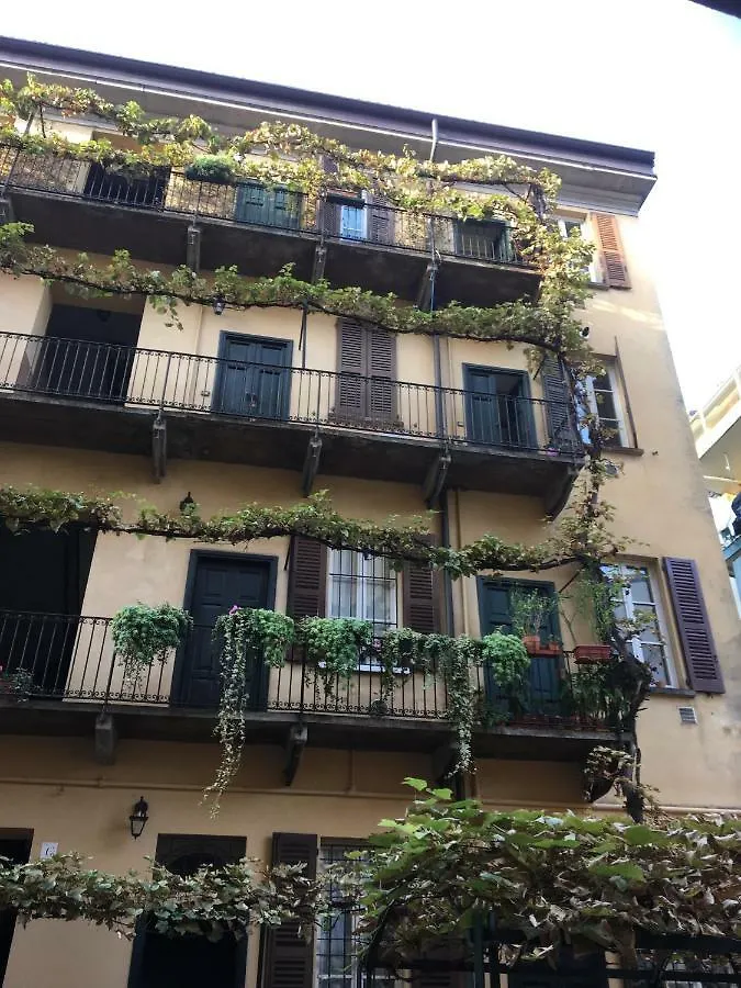 Naviglio Grande Apartment Milan