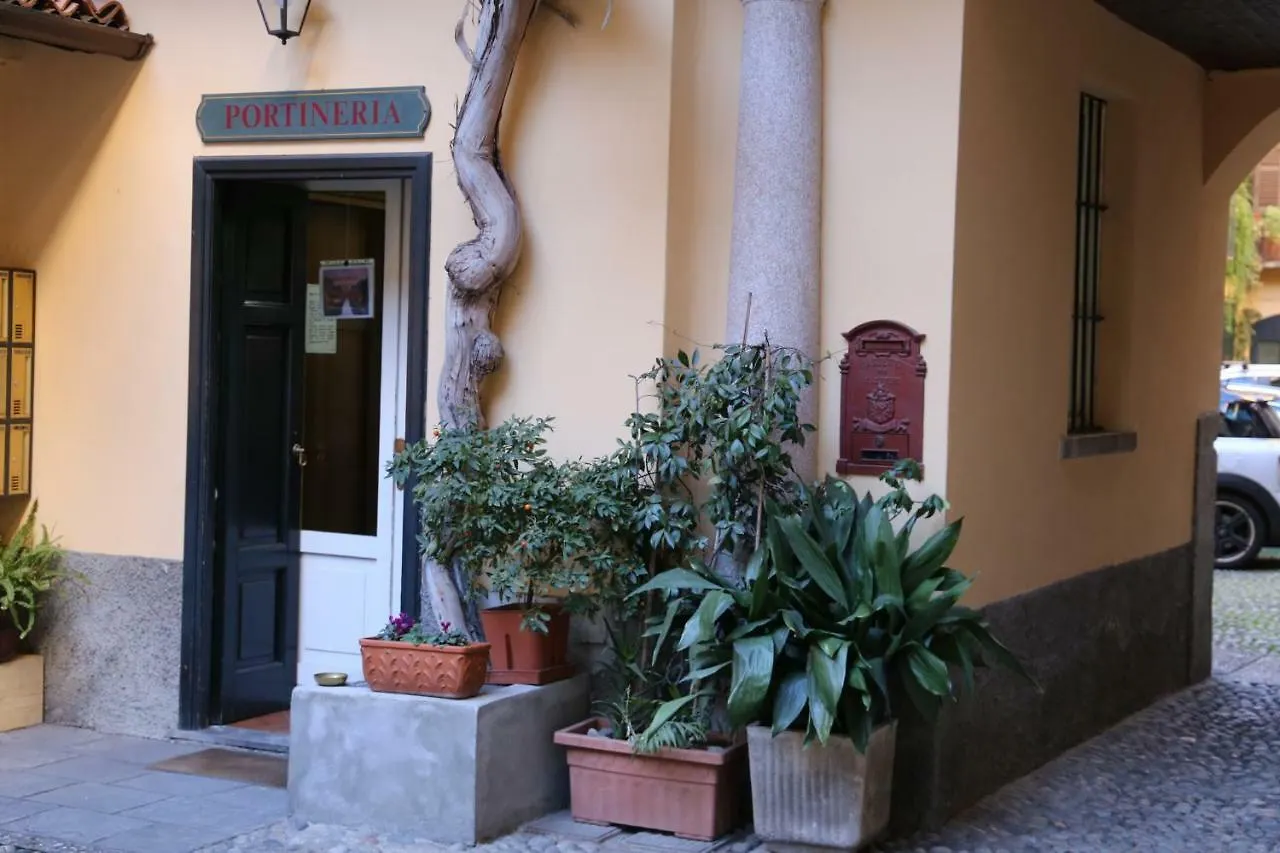 Naviglio Grande Apartment Milan