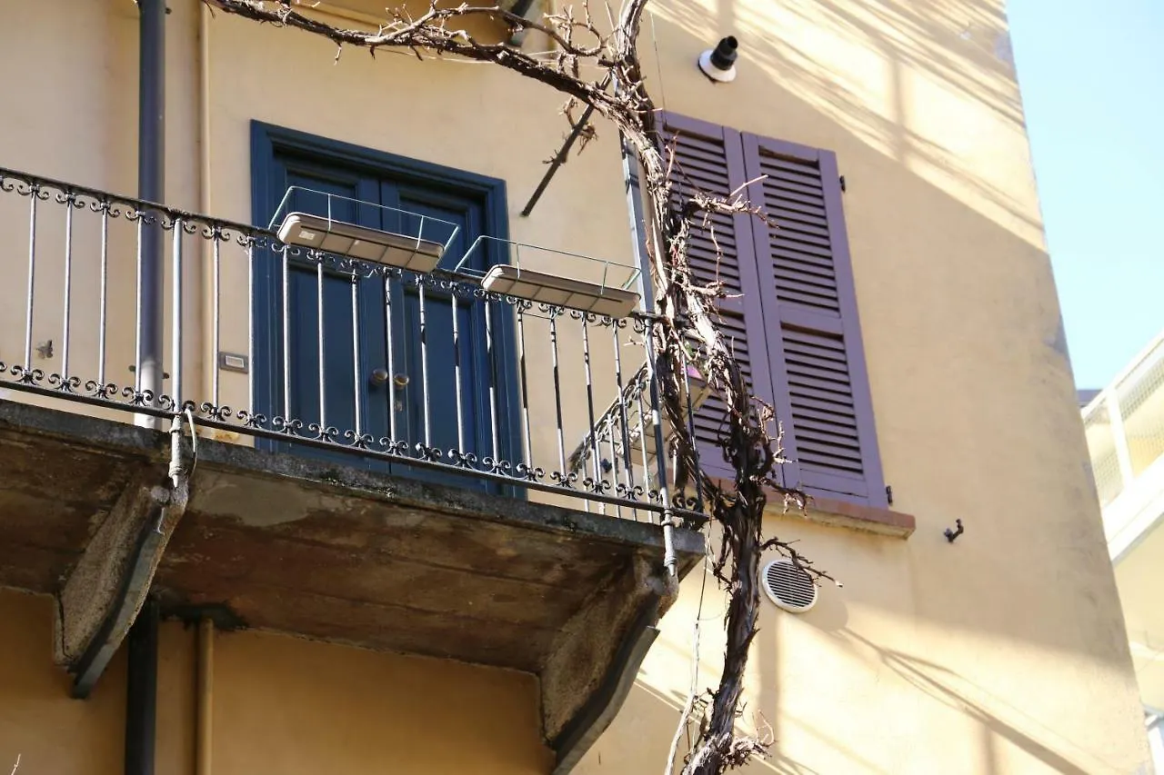 Naviglio Grande Apartment Milan Italy